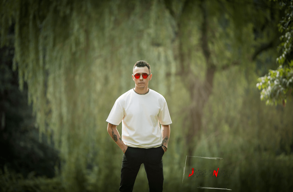 Sentymentalne “Momenty” od Pawła&nbsp;Jabłońskiego