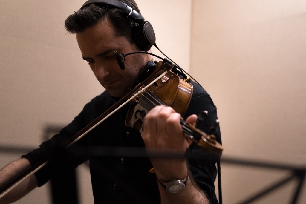 Dawid Lubowicz z Atom String Quartet zapowiada solowy album “Human Fate” i koncert w warszawskim Teatrze&nbsp;Roma