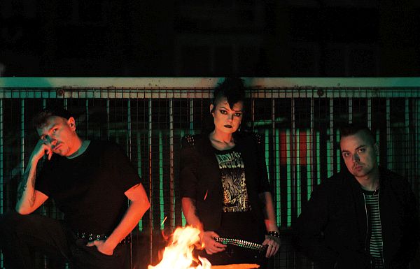 Sosnowieckie SEXY SUICIDE romantyzuje&nbsp;blokowiska