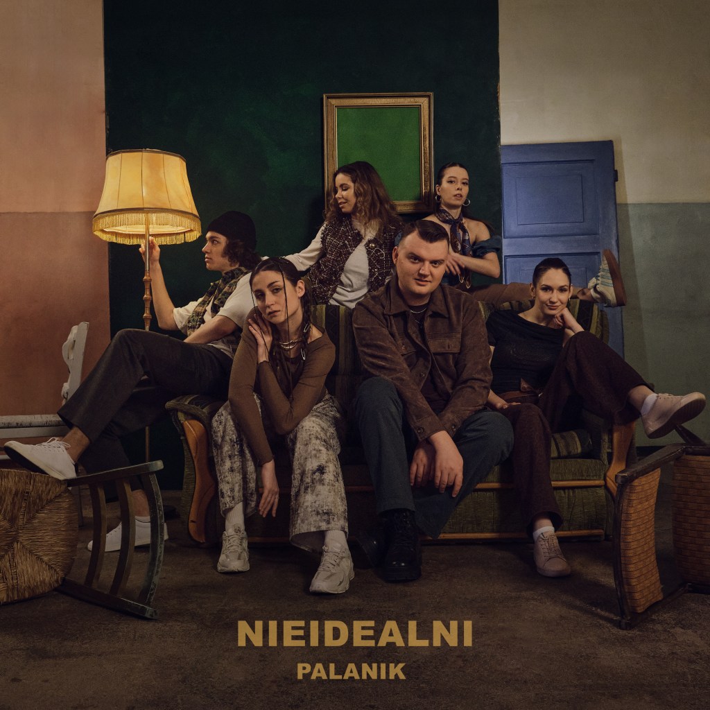 „Nieidealni” – hymn dla tych, którzy nie chcą już udawać od&nbsp;PALANIKA