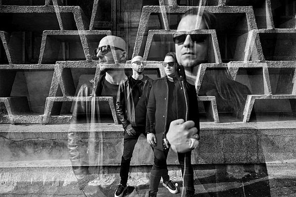 Post-punkowe undertheskin zapowiada premierę płyty “NEVER |&nbsp;RETURN”